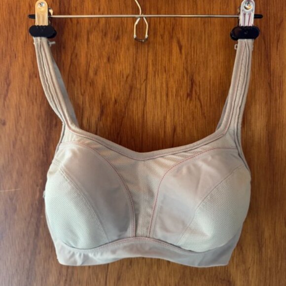 Chantelle Bra - High Quality - 30DDDD/30F - Picture 2 of 5